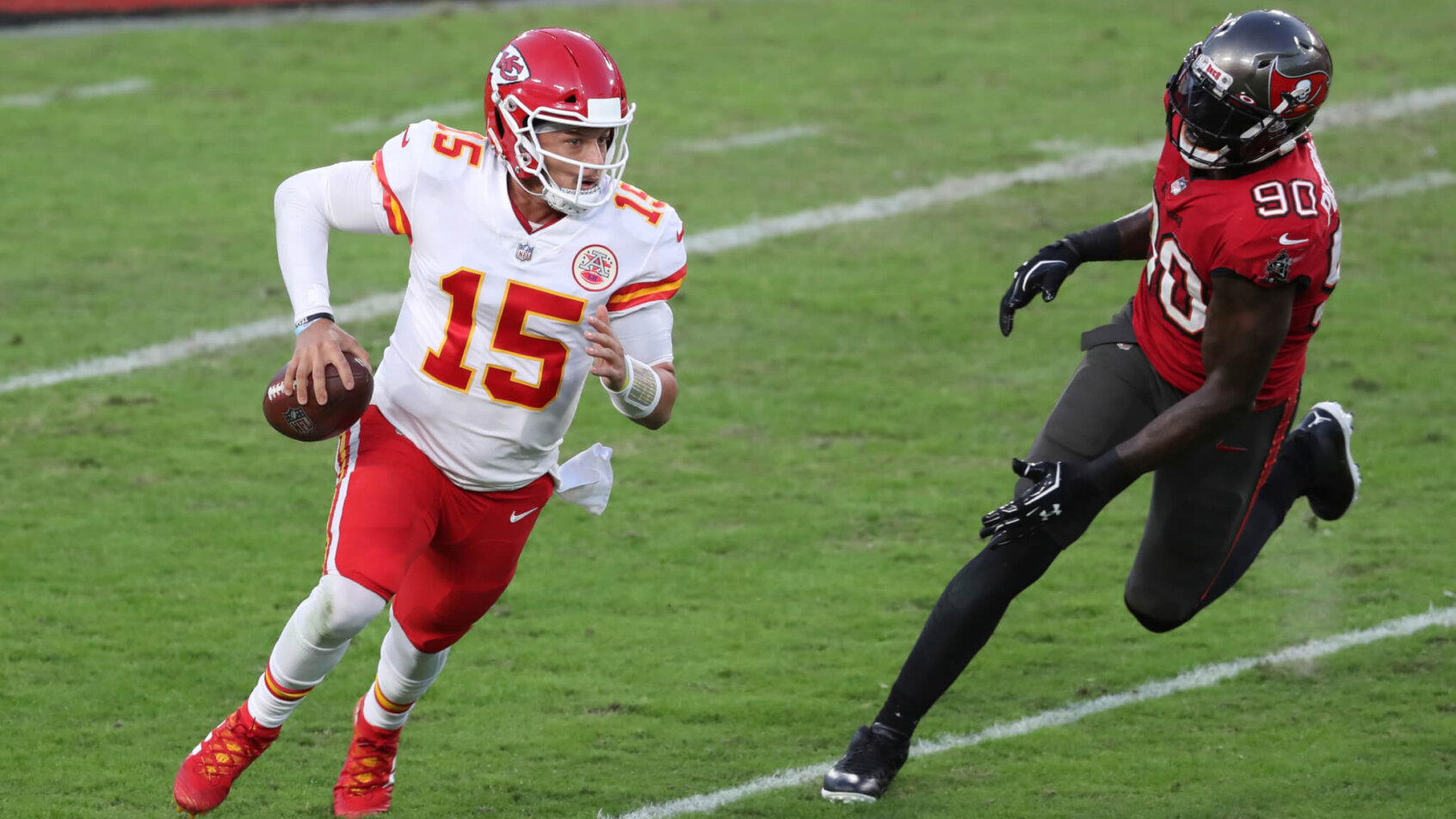 Patrick Mahomes on the run