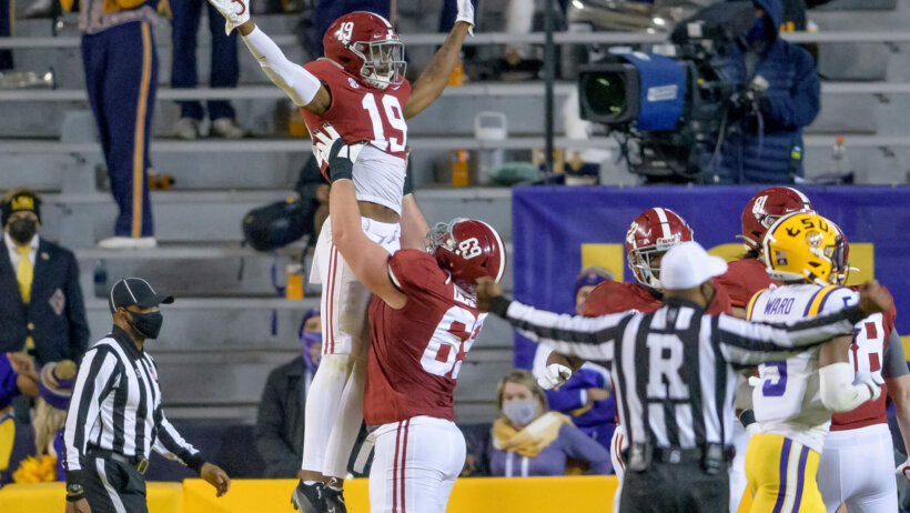 Alabama celebrates touchdown
