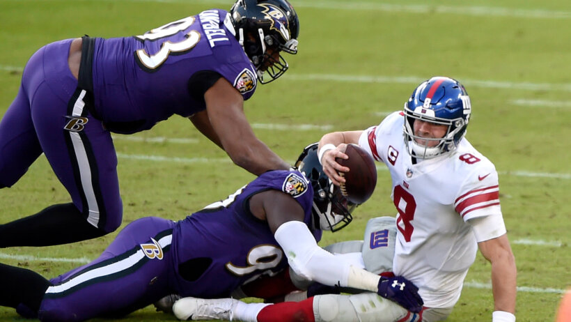 Ravens tackle Daniel Jones