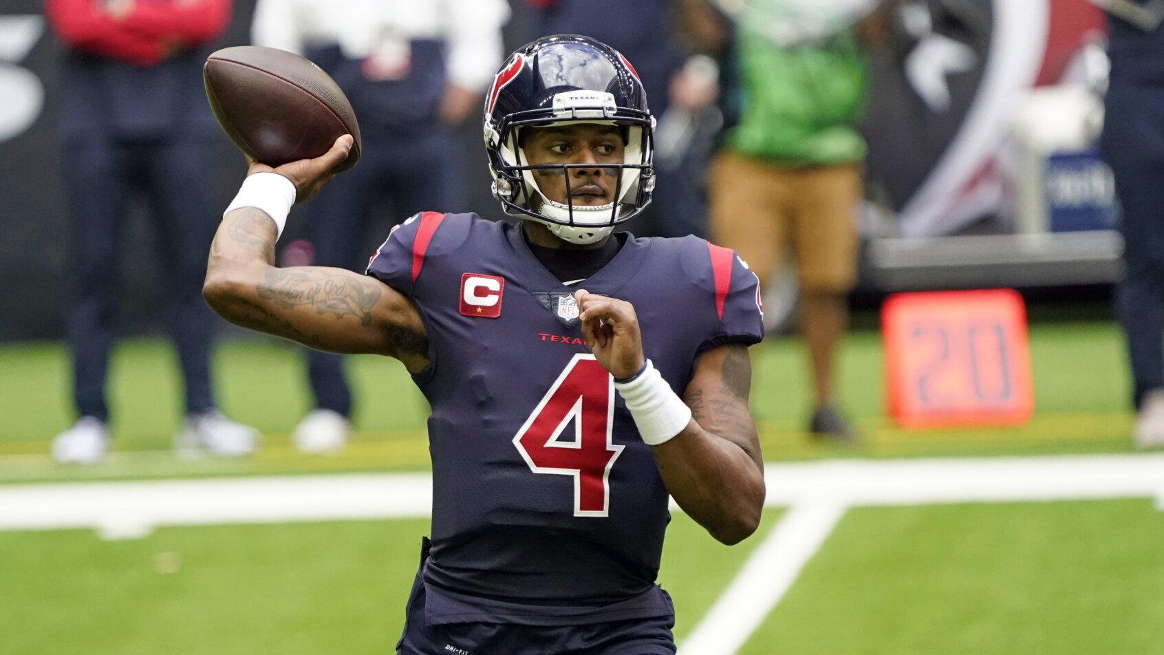 Deshaun Watson throwing
