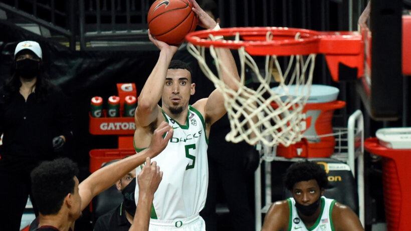 Chris Duarte shooting a jump shot