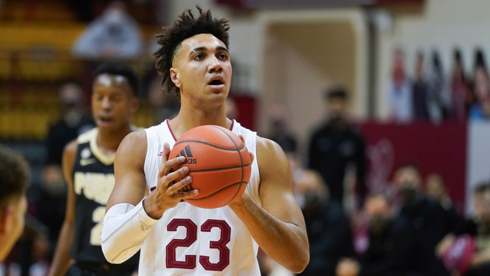 Trayce Jackson-Davis shooting free throw