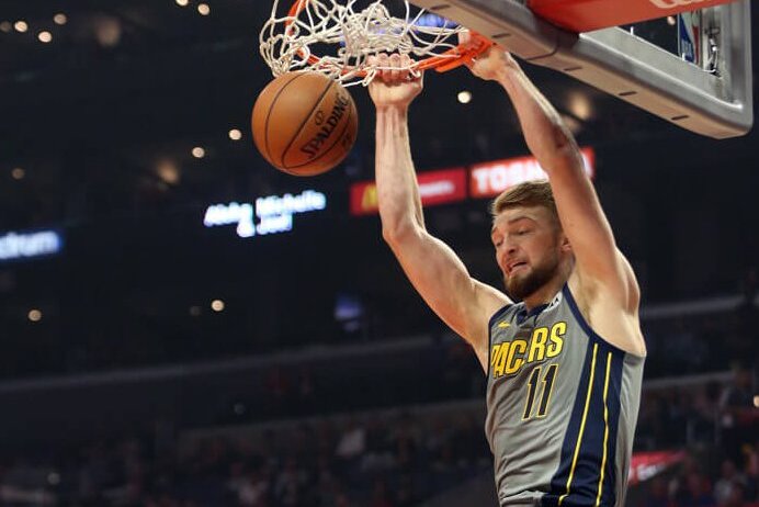 Domantas Sabonis dunk