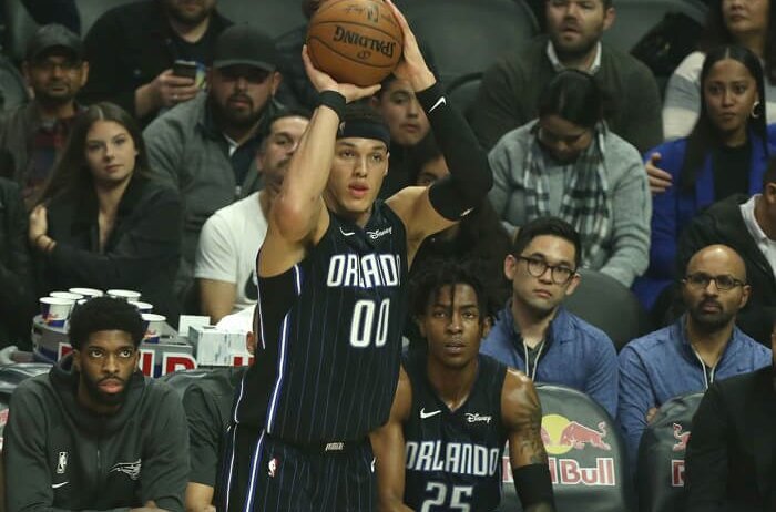 Aaron Gordon taking jump shot