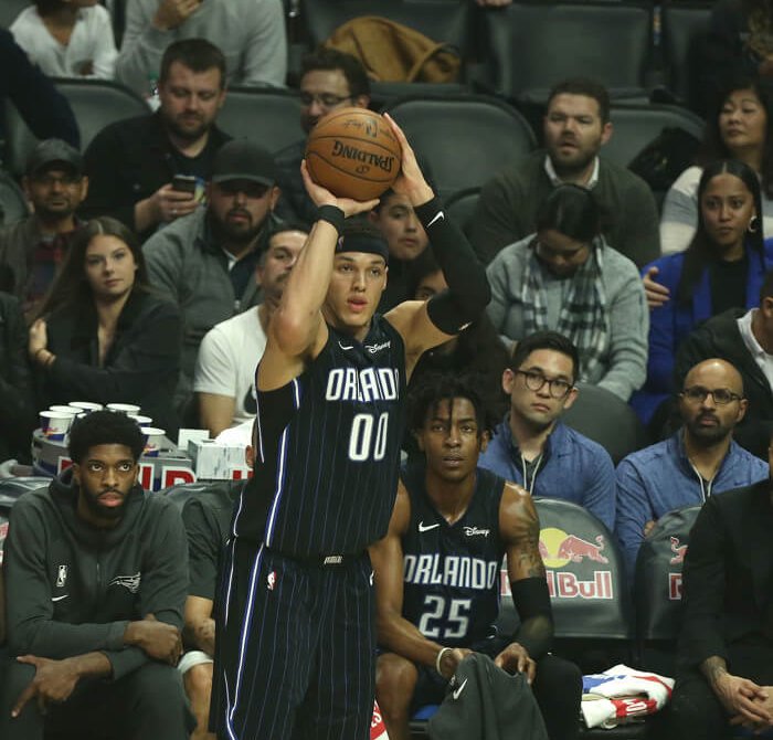 Aaron Gordon taking jump shot