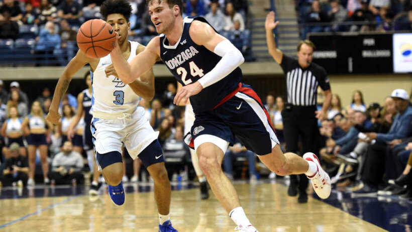 Corey Kispert driving to the basket