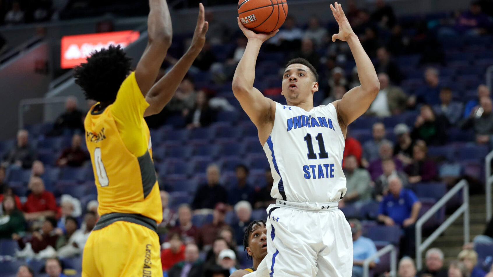 Indiana State's Tyreke Key shoots over Valparaiso's Javon Freeman