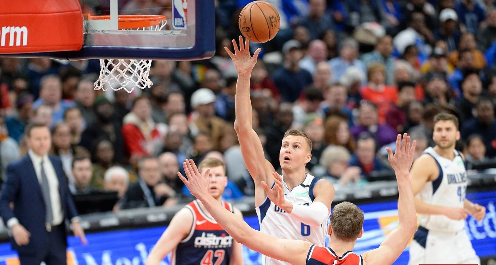 Kristaps Porzingis floater