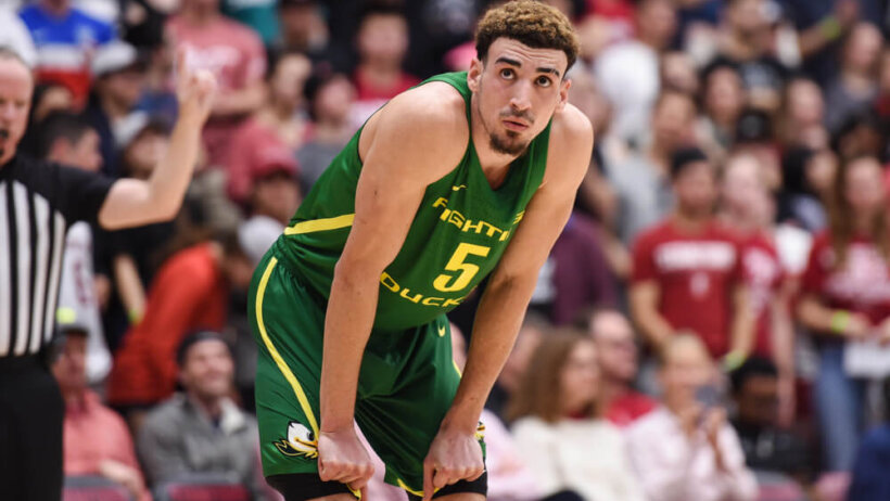 Oregon Ducks guard Chris Duarte catching his breath