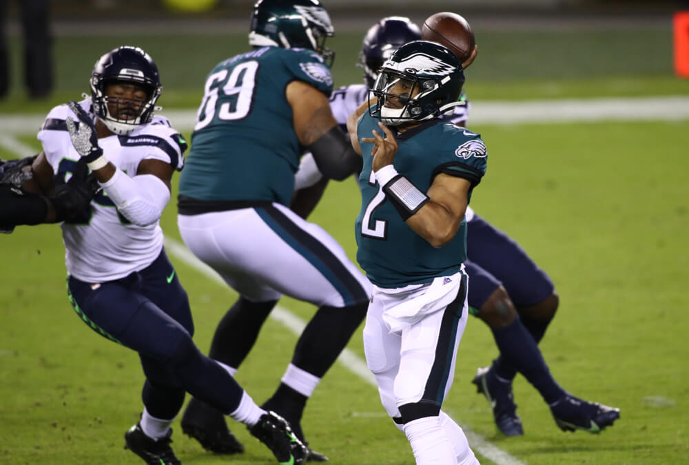 Jalen Hurts throwing a pass for the Philadelphia Eagles