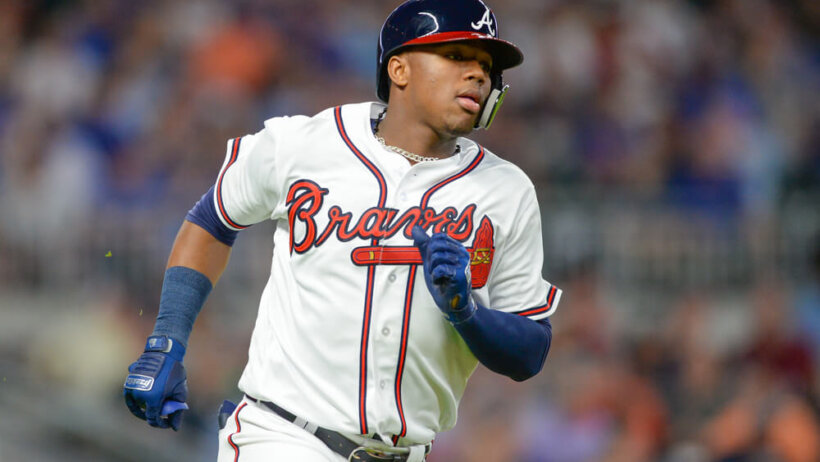 Braves outfielder Ronald Acuna rounding the bases