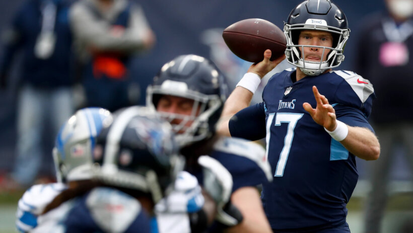 Tennessee Titans quarterback Ryan Tannehill throwing a pass