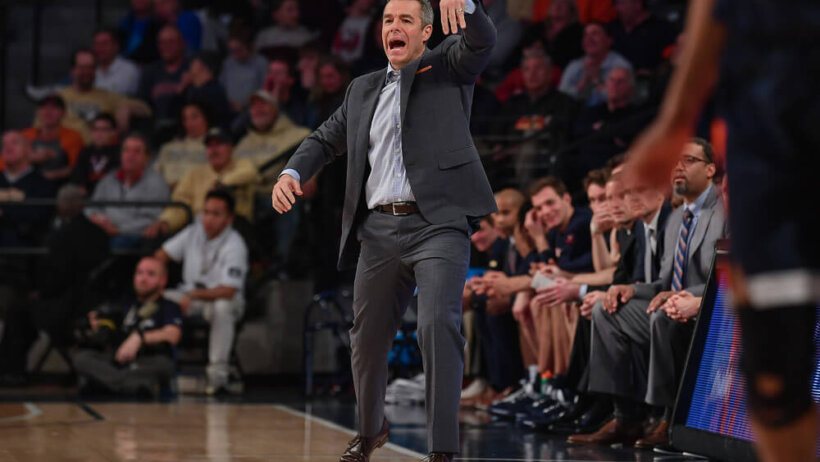 Tony Bennett running on the Virginia sideline