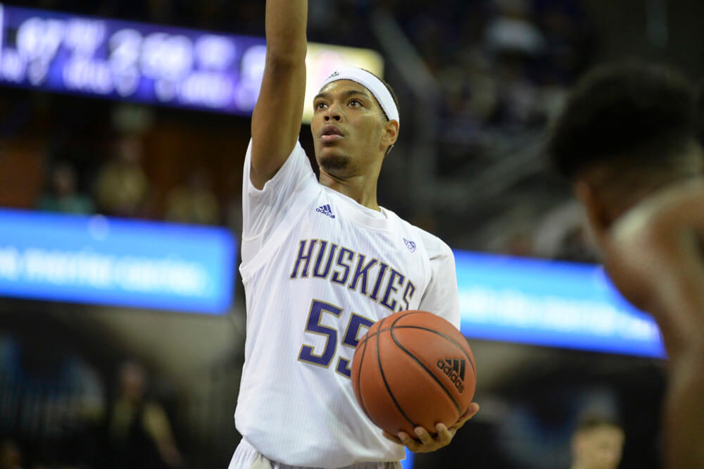Washington Huskies guard Quade Green getting ready to shoot a free throw