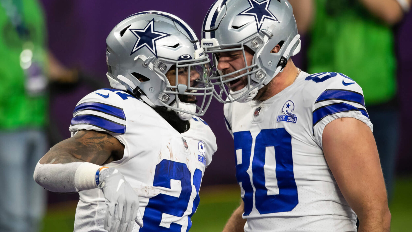 Ezekiel Elliott celebrating with teammate Blake Bell