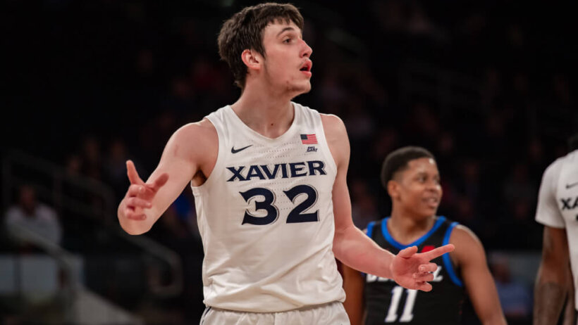 Zach Freemantle on the court