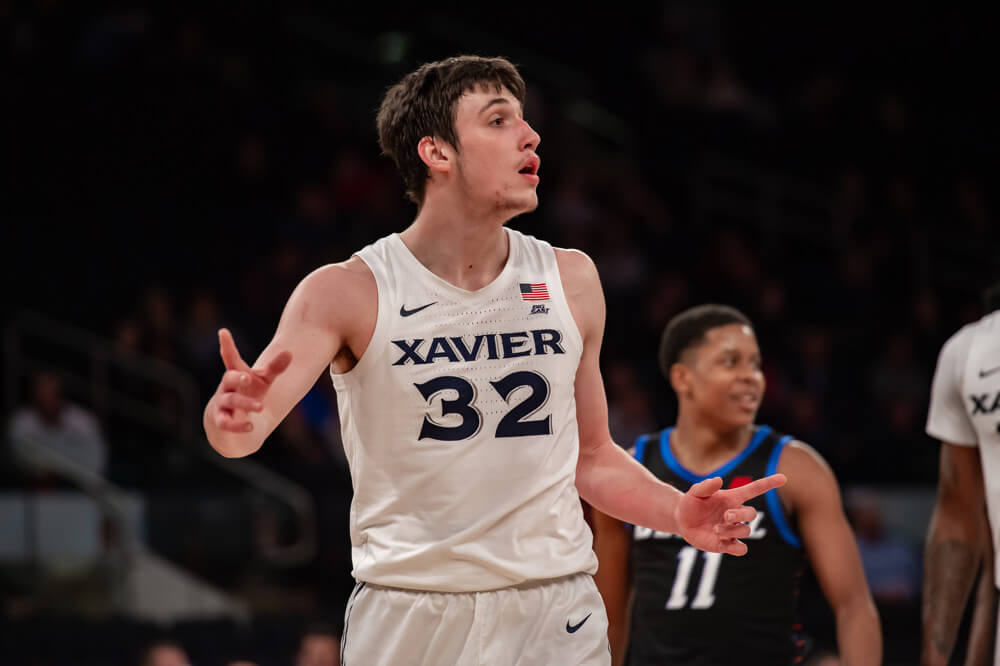 Zach Freemantle on the court