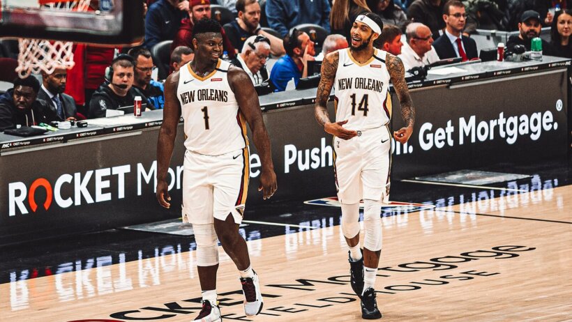 Zion Williamson and Brandon Ingram walking