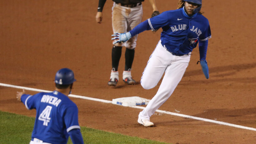 Toronto Blue Jays Vladimir Guerrero Jr. rounding third base