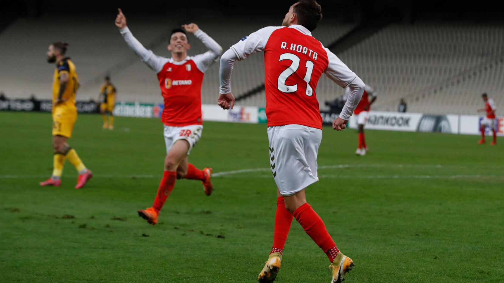 Ricardo Horta celebrating goal