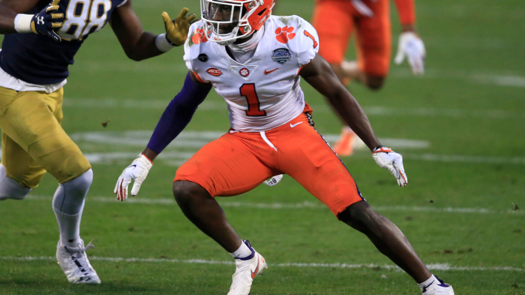 Derion Kendrick chases down an opponent