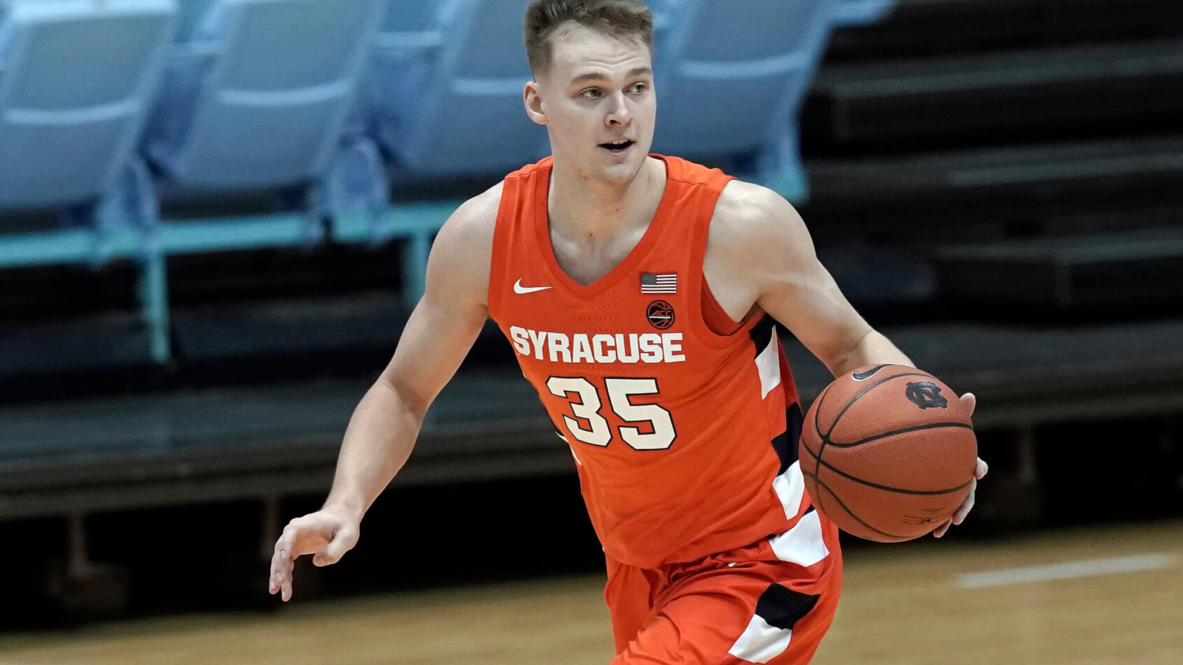 Buddy Boeheim dribbling