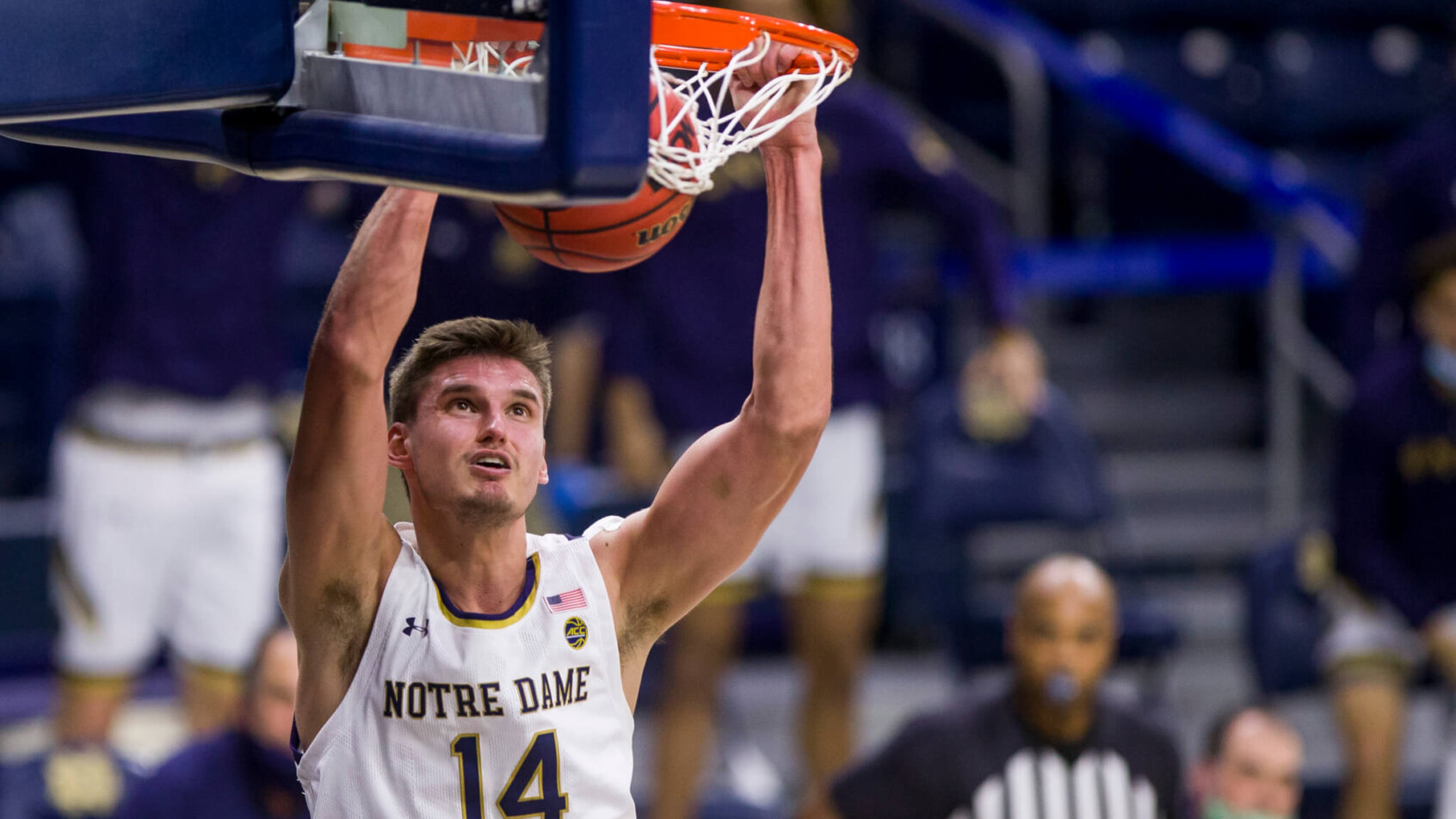 Nate Laszewski dunks