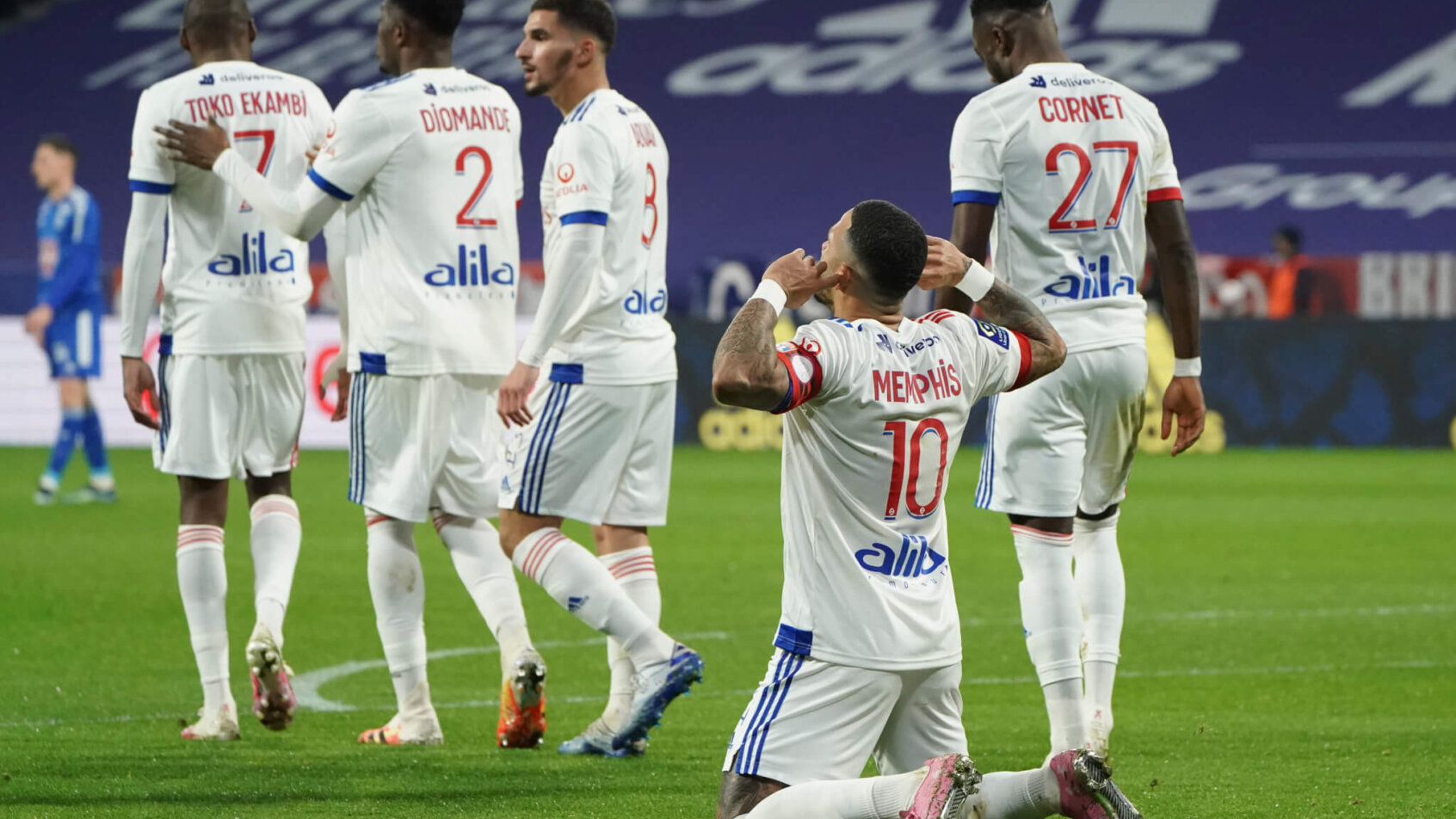 Lyon players celebrating