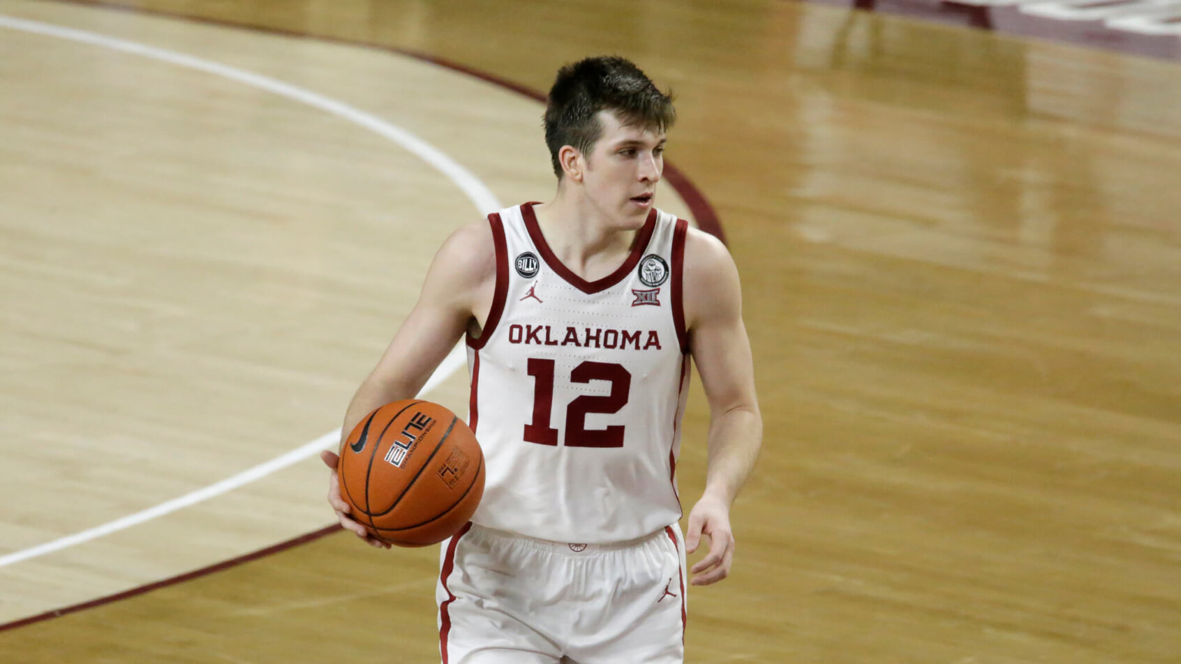 Austin Reaves dribbling