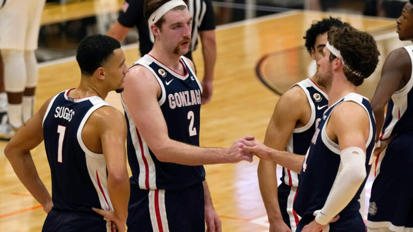 Gonzaga players in huddle