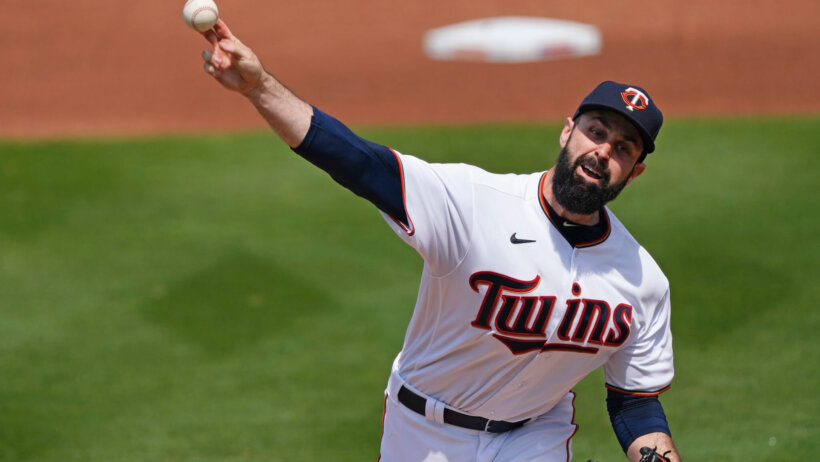 Matt Shoemaker delivers a pitch