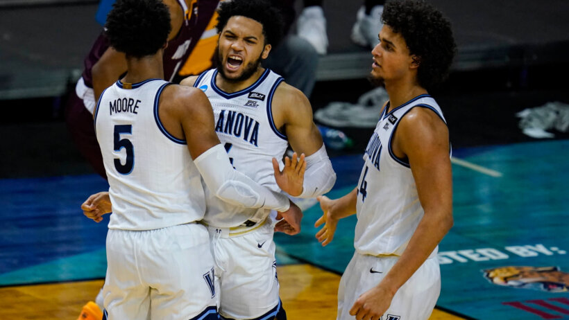 Villanova huddle