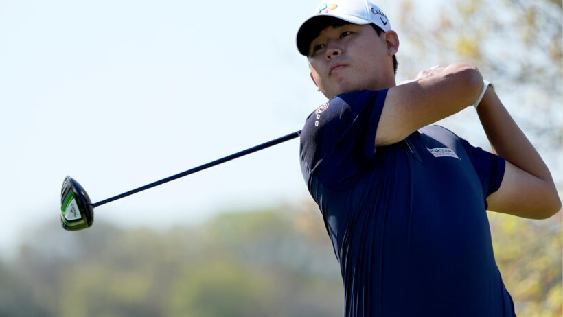 Si Woo Kim poses after tee shot