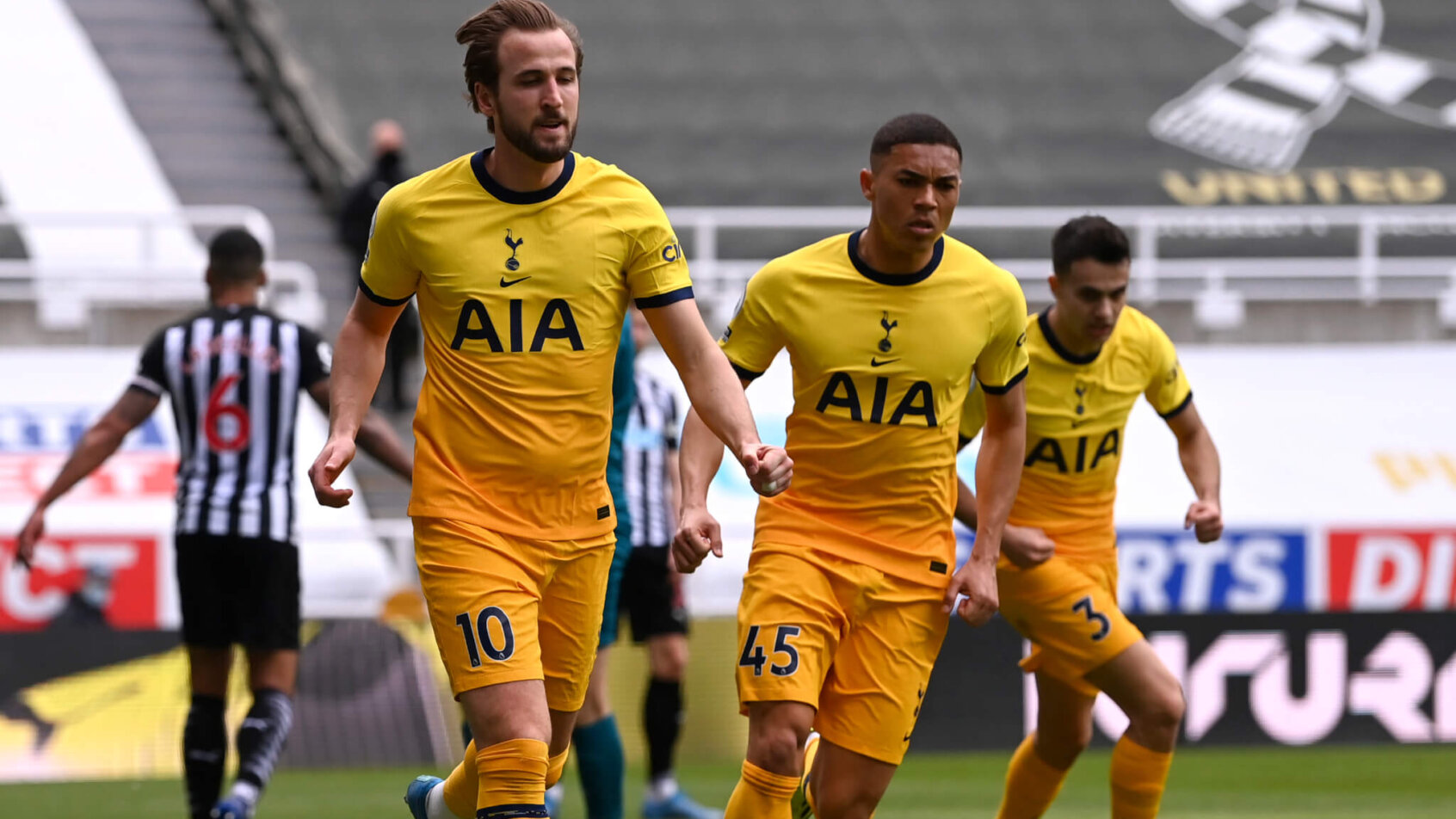 Premier League Matchday 36