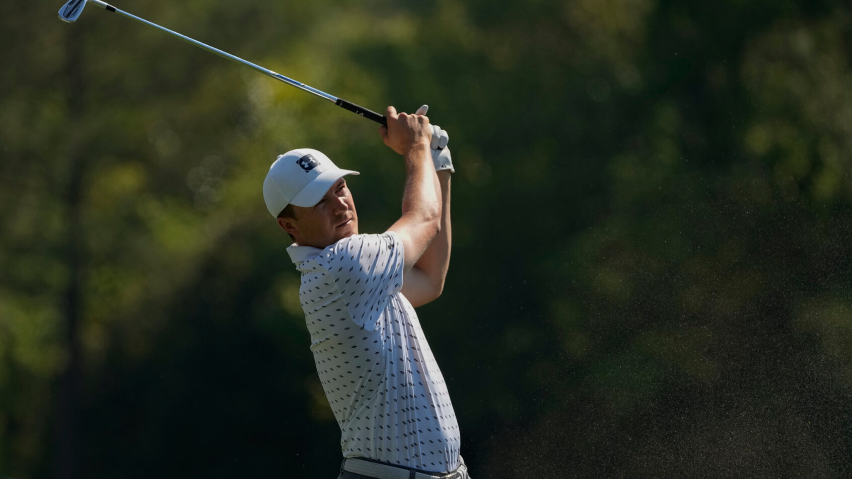 Jordan Spieth hits approach