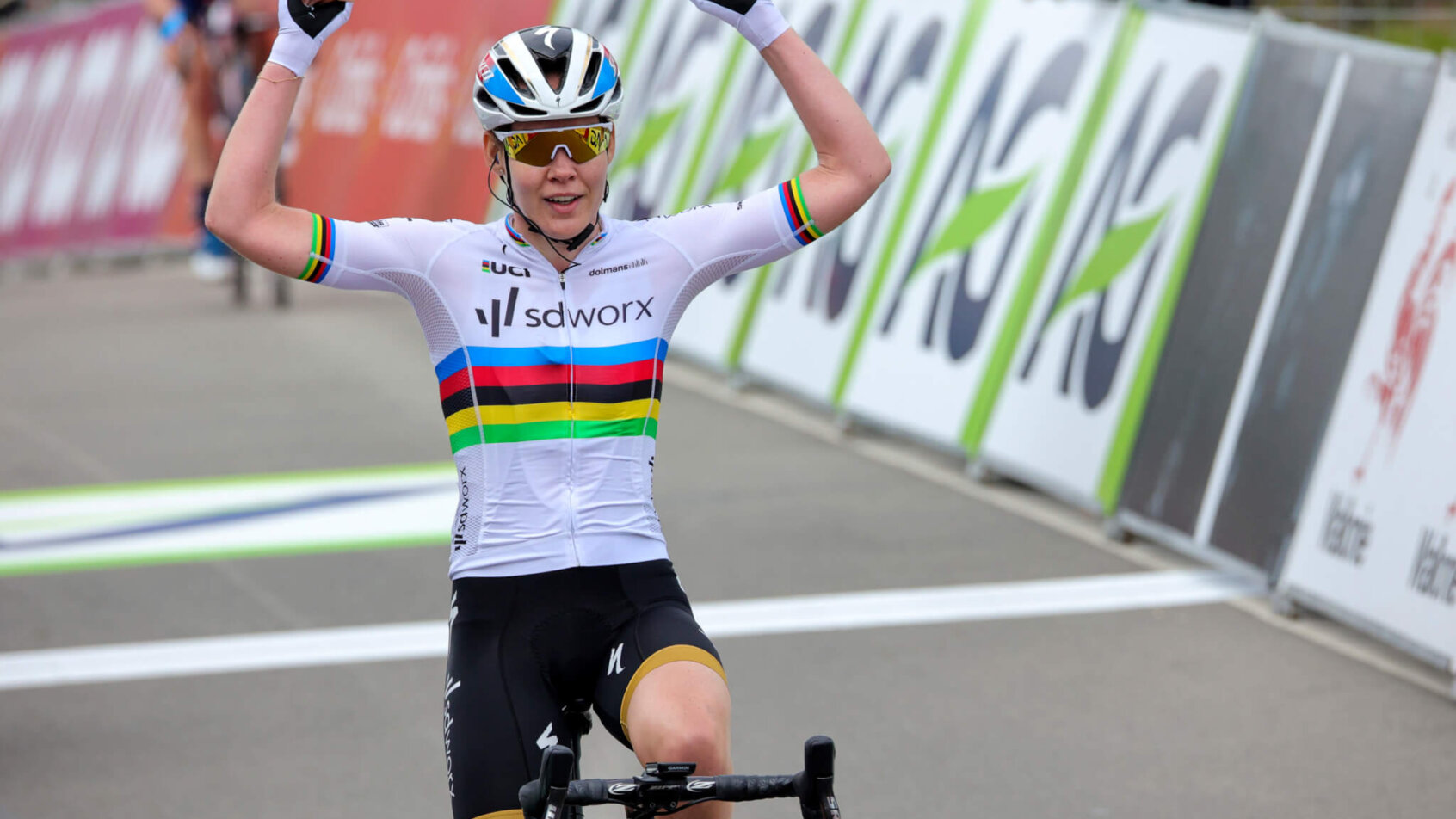 Anna van der Breggen celebration reaction