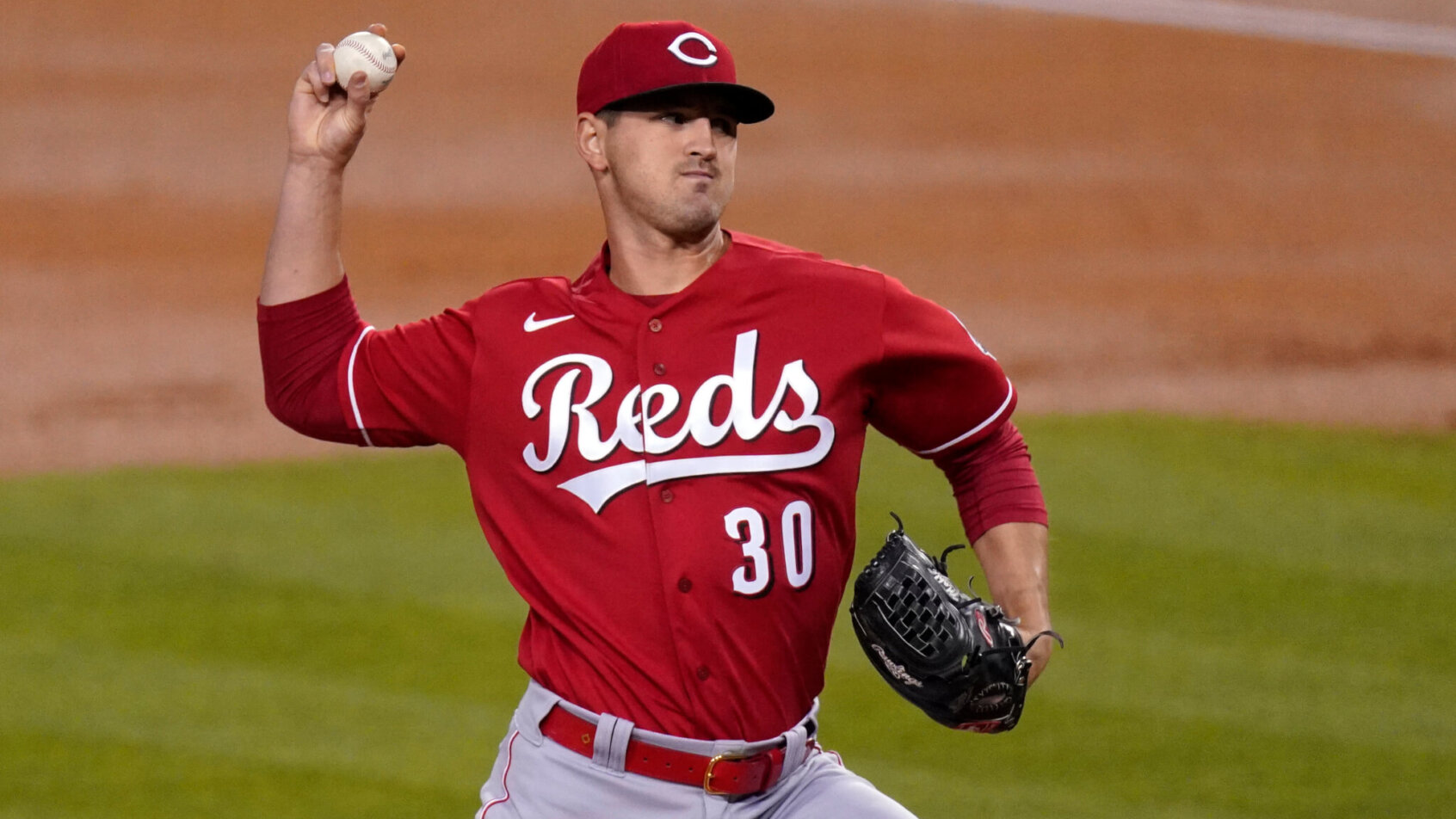 Tyler Mahle throwing pitch
