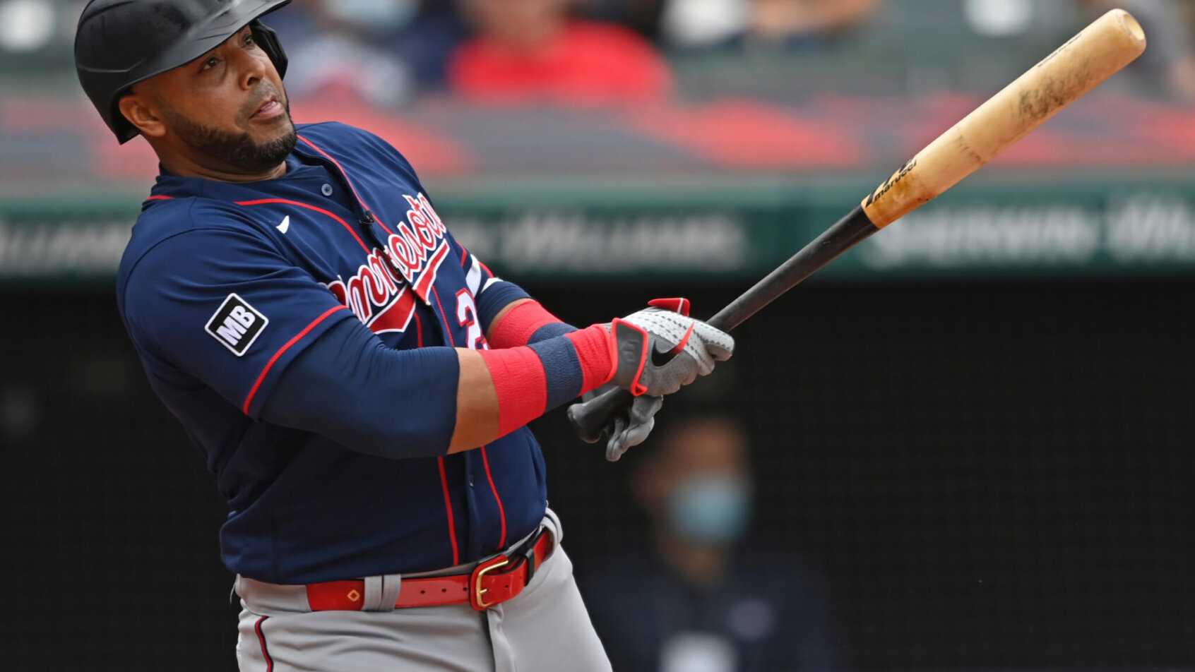 Nelson Cruz watching ball hit