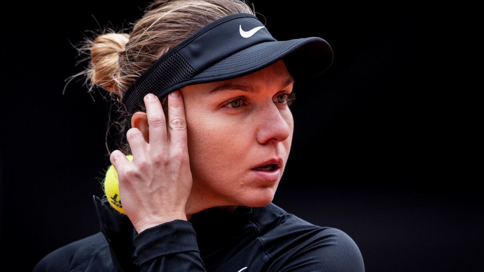 Simona Halep gets ready to serve