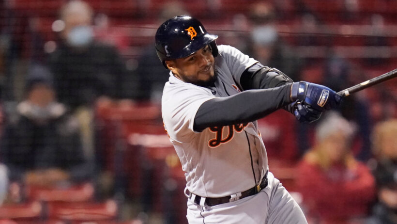 Jeimer Candelario smacks a hit