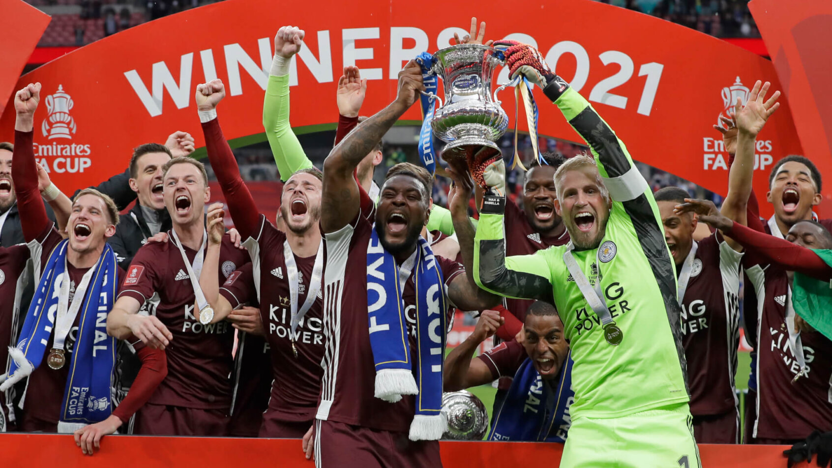 Premier League Matchday 37
