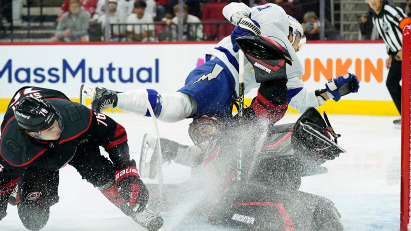 Lightning vs Hurricanes Game 2 2021 NHL Playoffs - Nedeljkovic