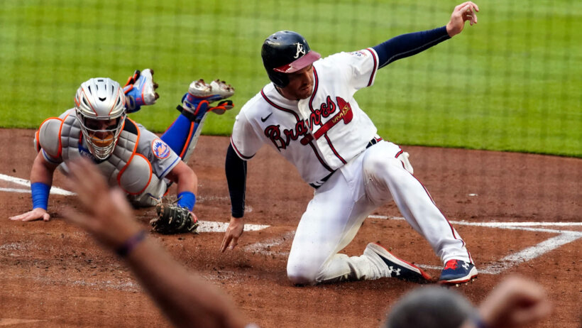 Freddie Freeman sliding
