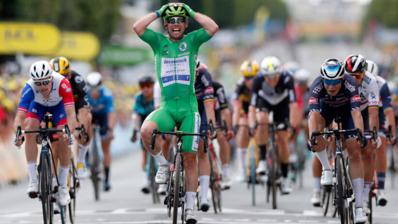 Mark Cavendish celebrating a stage win
