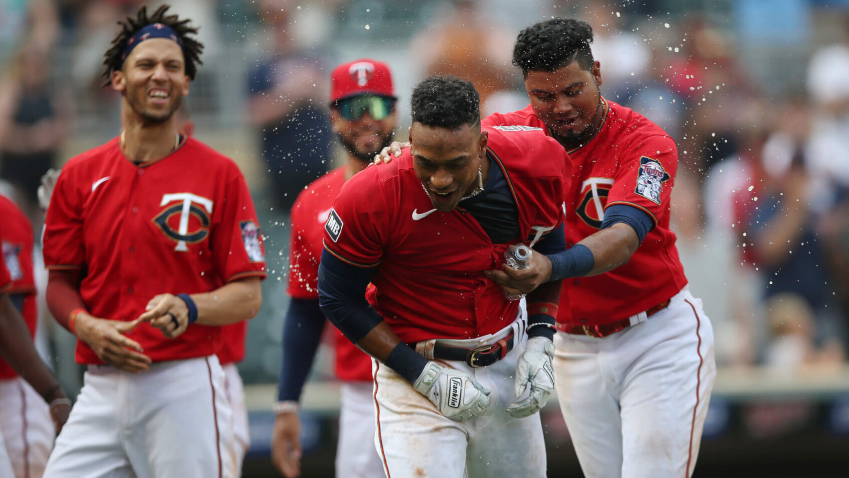 Jorge Polanco celebrates home run