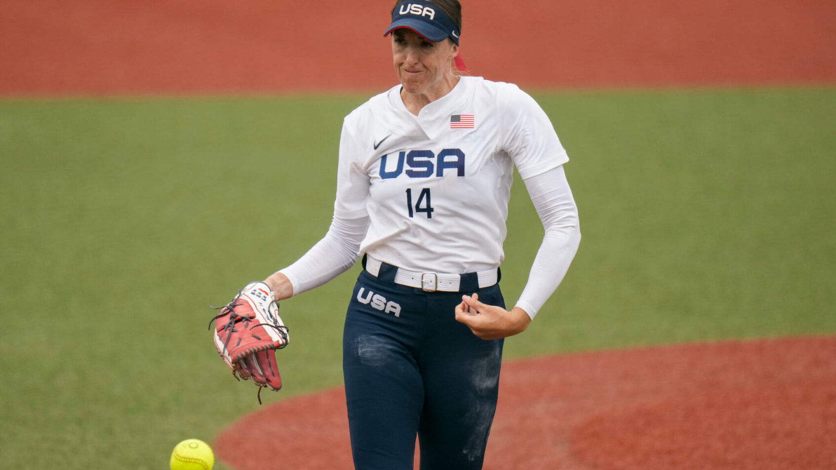 Monica Abbott delivers a pitch