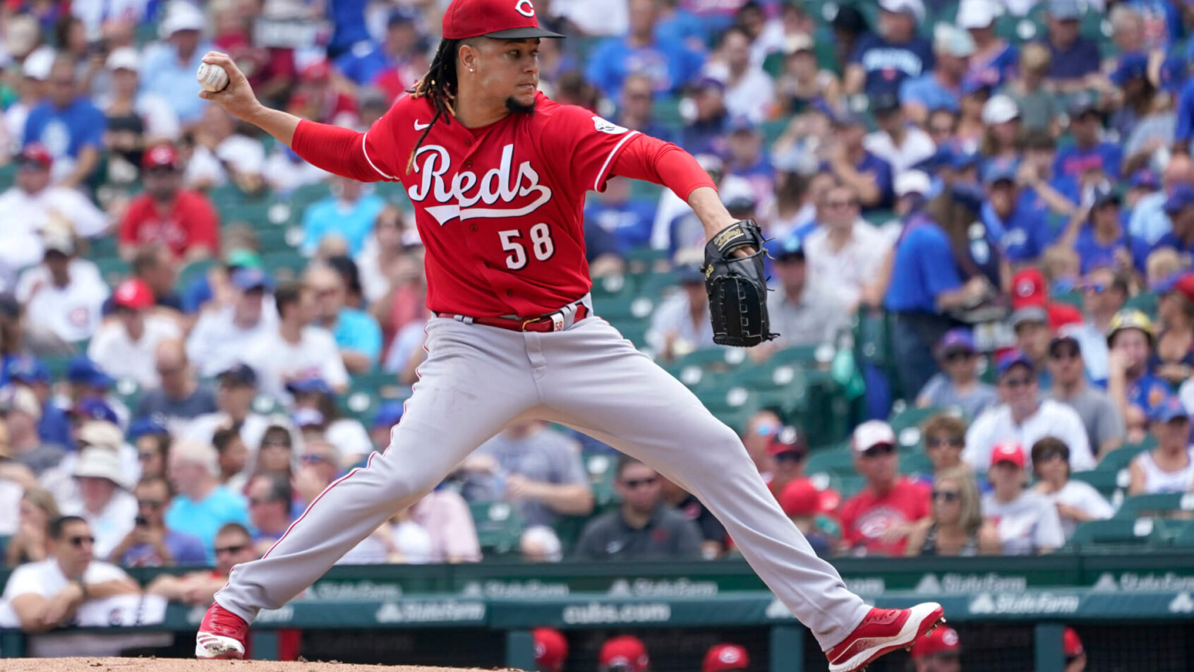 Luis Castillo throwing a pitch