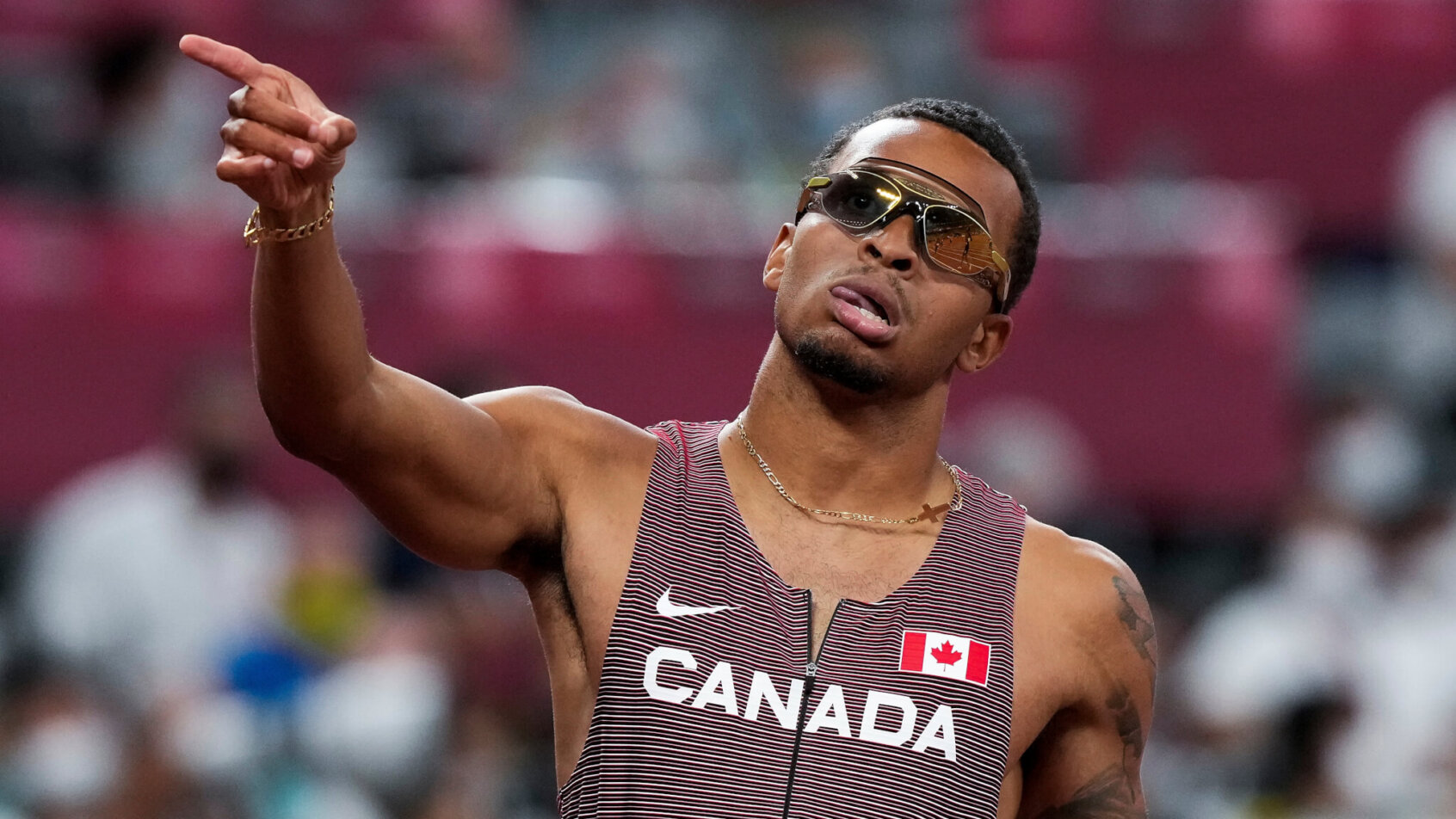 Andre De Grasse pointing