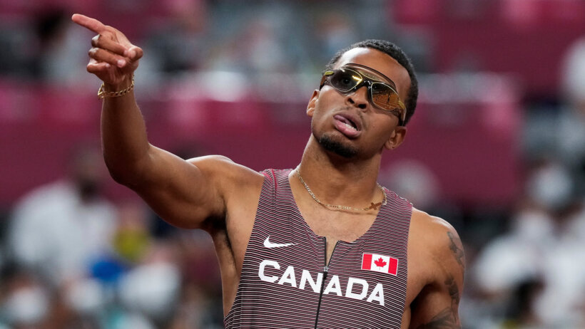 Andre De Grasse pointing