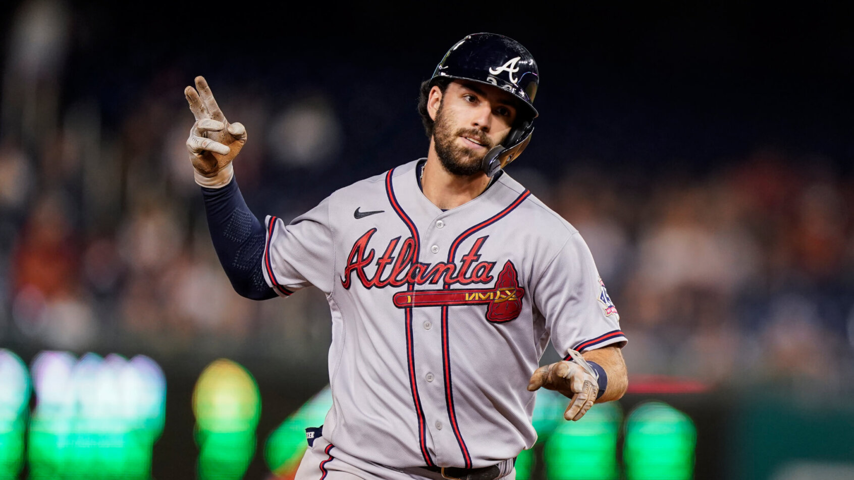 Dansby Swanson circles the bases